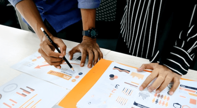 AutoBrief: Ulovite 40 kupcev, ki bodo v tem letu kupovali vozilo